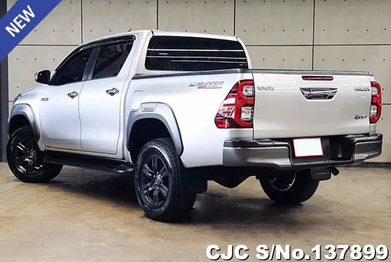 Toyota Hilux in Silver for Sale Image 1