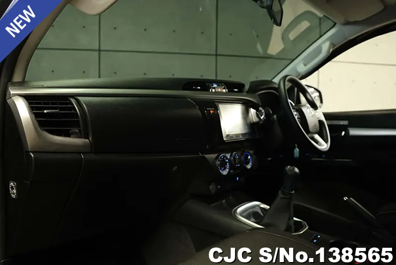 Toyota Hilux in Gray for Sale Image 7