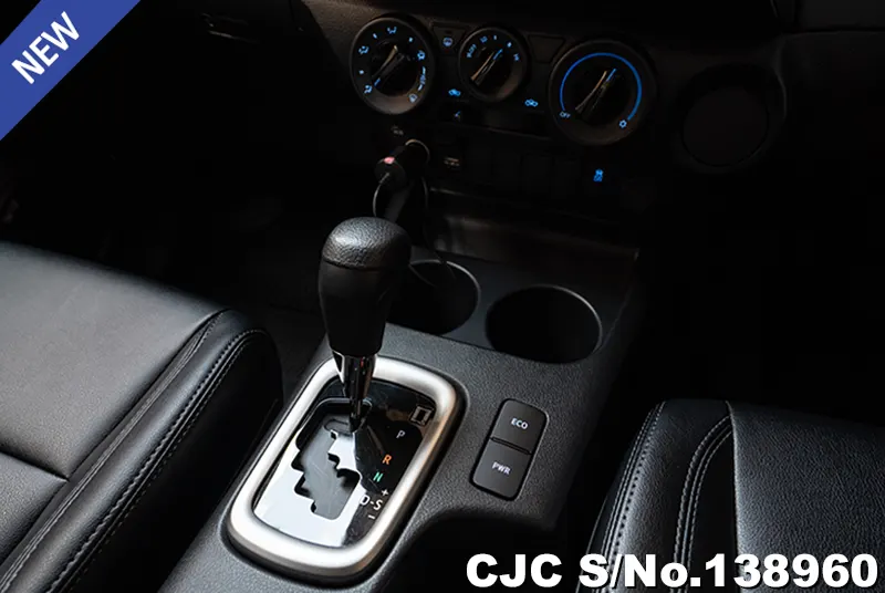Toyota Hilux in Gray for Sale Image 10