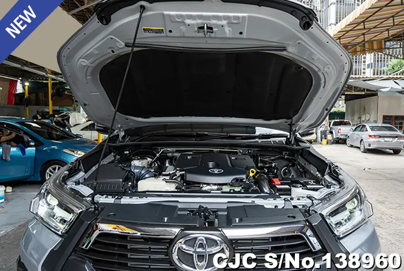 Toyota Hilux in Gray for Sale Image 11